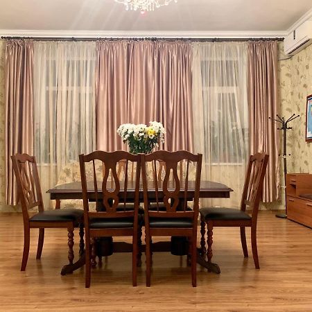 Apartment On Zhukovskogo 敖德萨 外观 照片