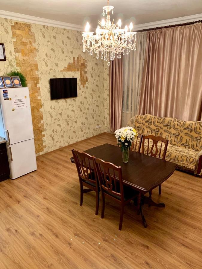 Apartment On Zhukovskogo 敖德萨 外观 照片