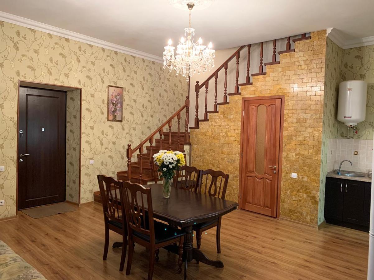 Apartment On Zhukovskogo 敖德萨 外观 照片
